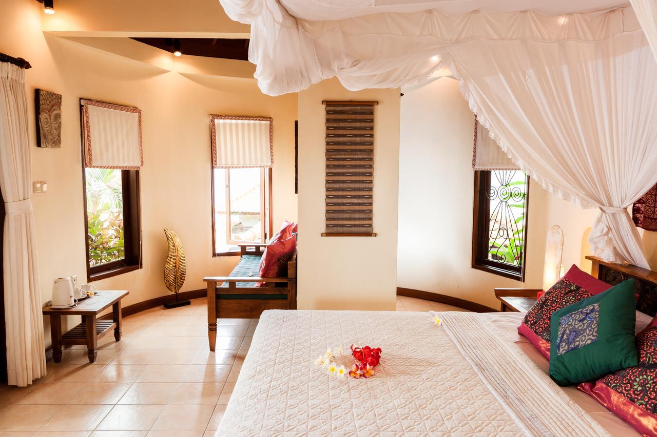 Blue Moon Villas Resort Amed Exteriör bild