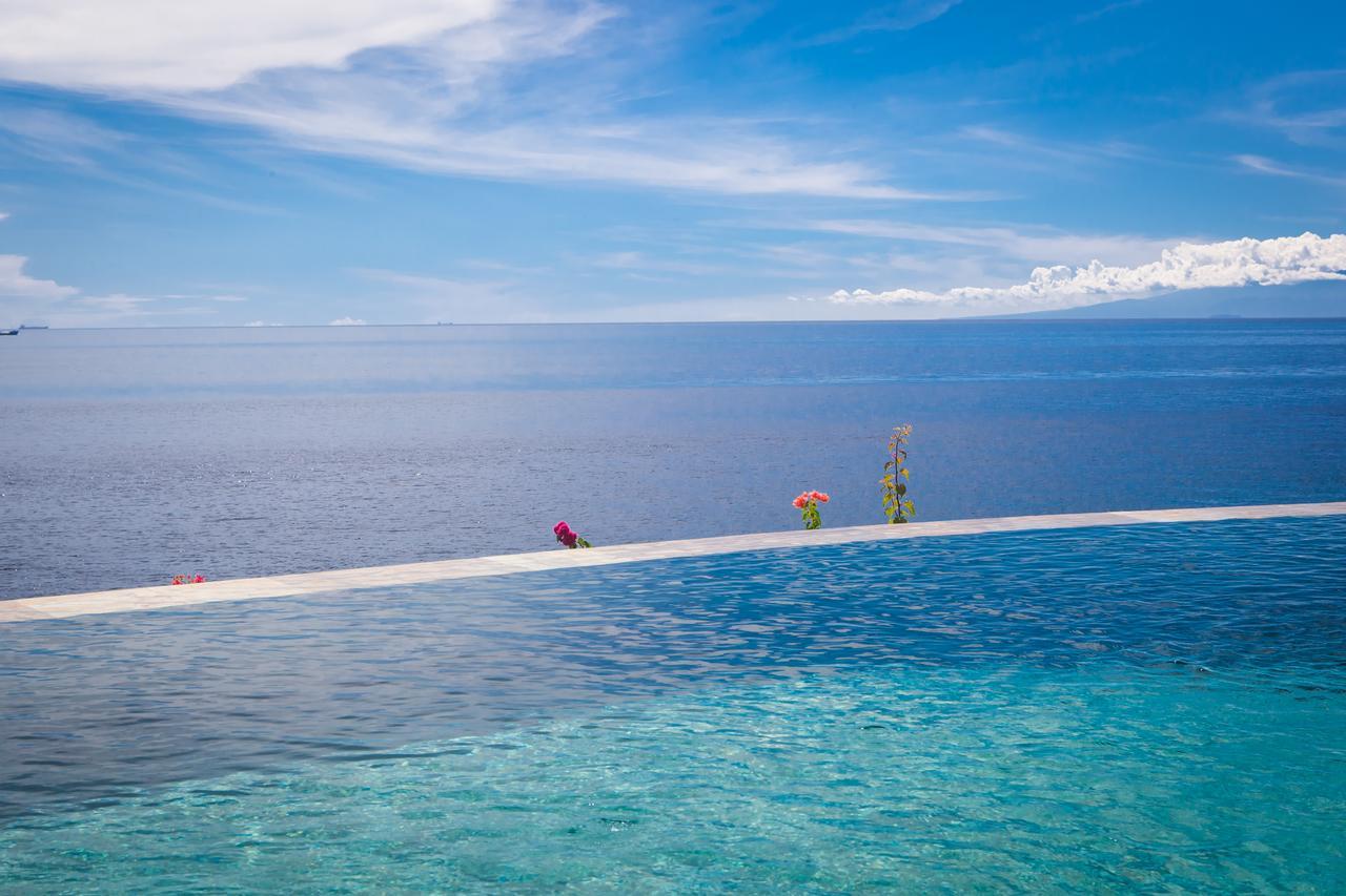Blue Moon Villas Resort Amed Exteriör bild