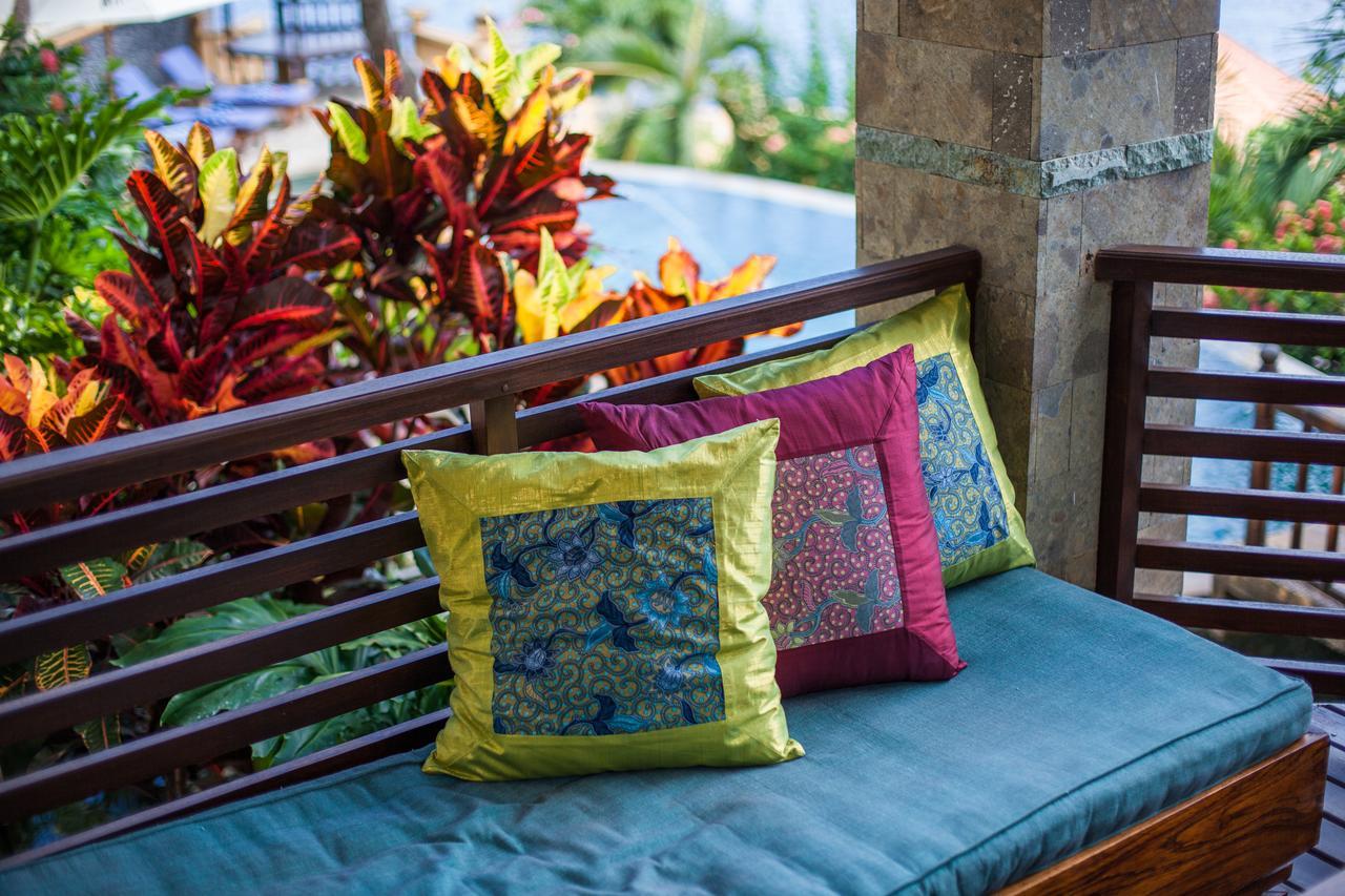 Blue Moon Villas Resort Amed Exteriör bild