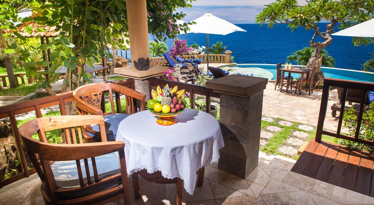 Blue Moon Villas Resort Amed Exteriör bild