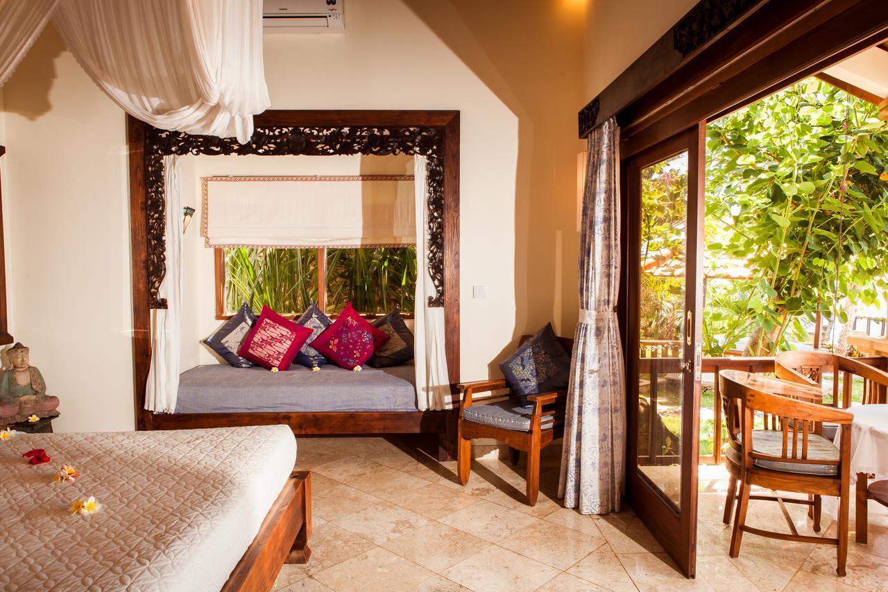 Blue Moon Villas Resort Amed Exteriör bild