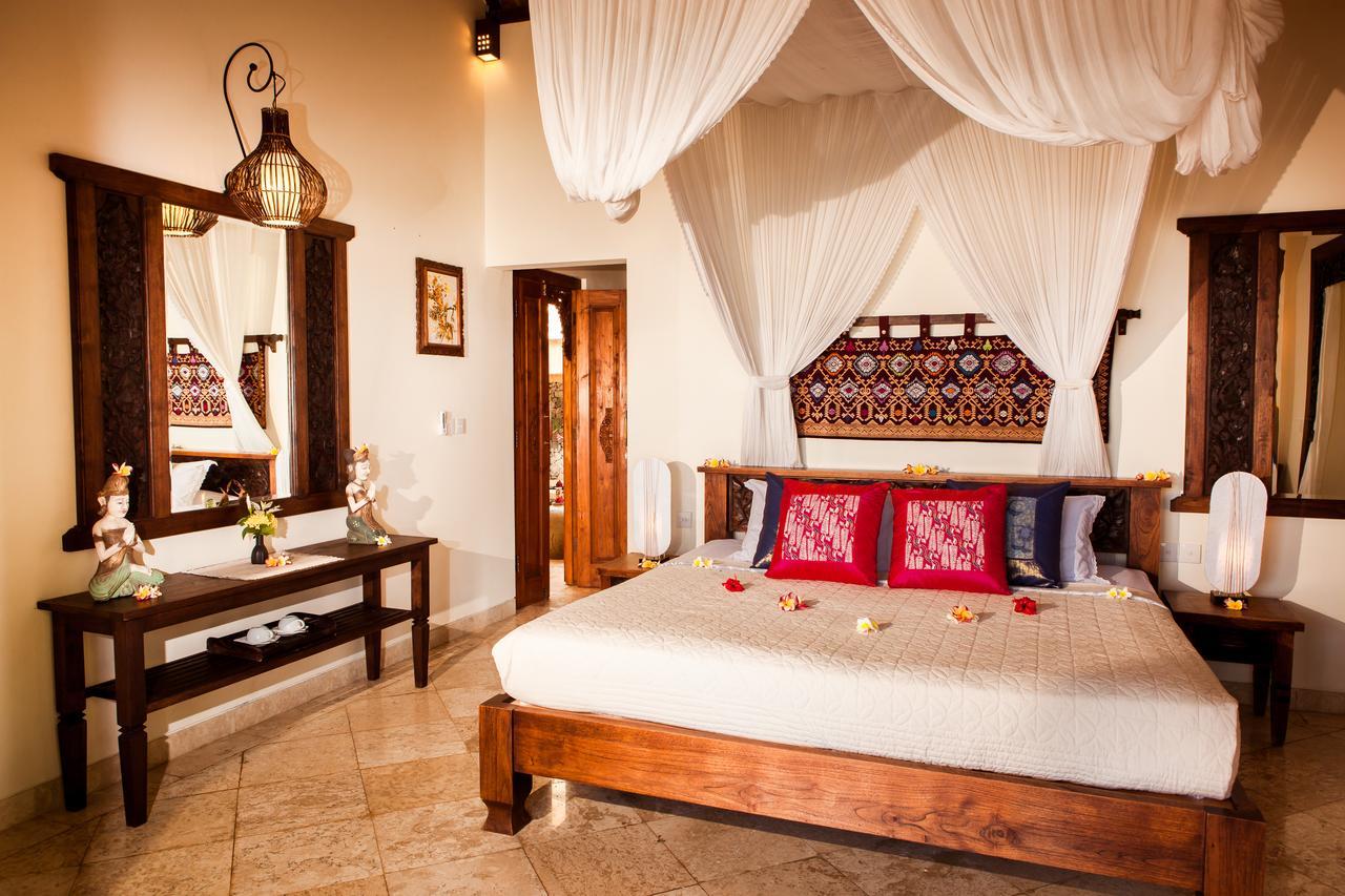 Blue Moon Villas Resort Amed Exteriör bild
