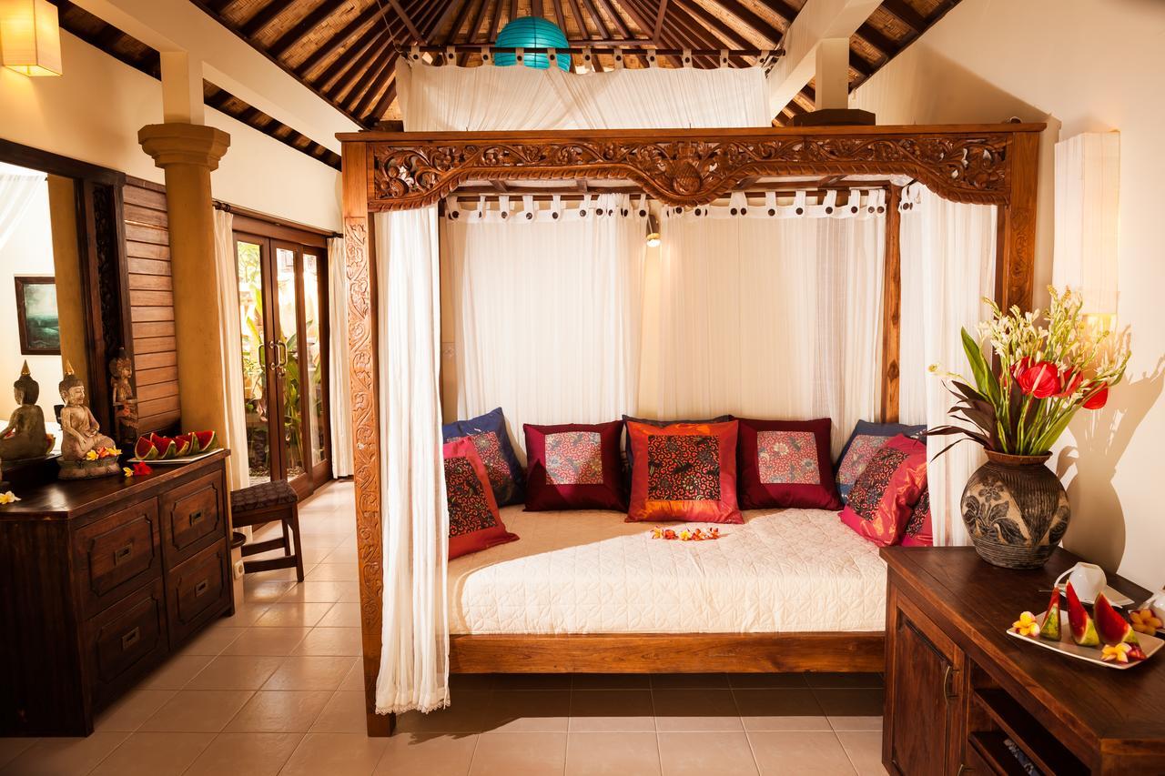 Blue Moon Villas Resort Amed Exteriör bild