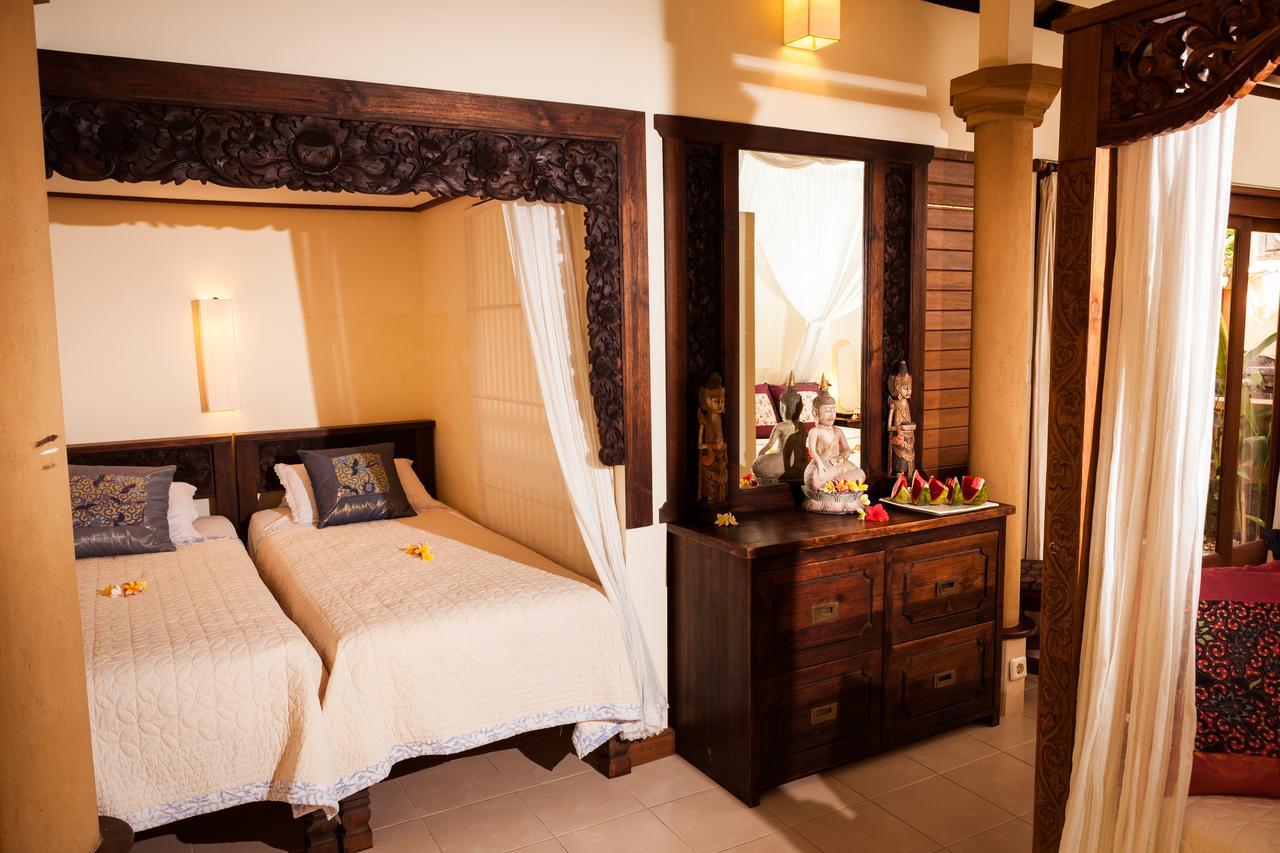 Blue Moon Villas Resort Amed Exteriör bild