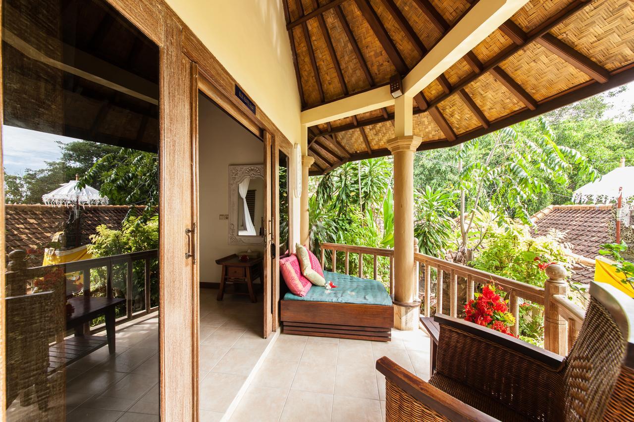 Blue Moon Villas Resort Amed Exteriör bild