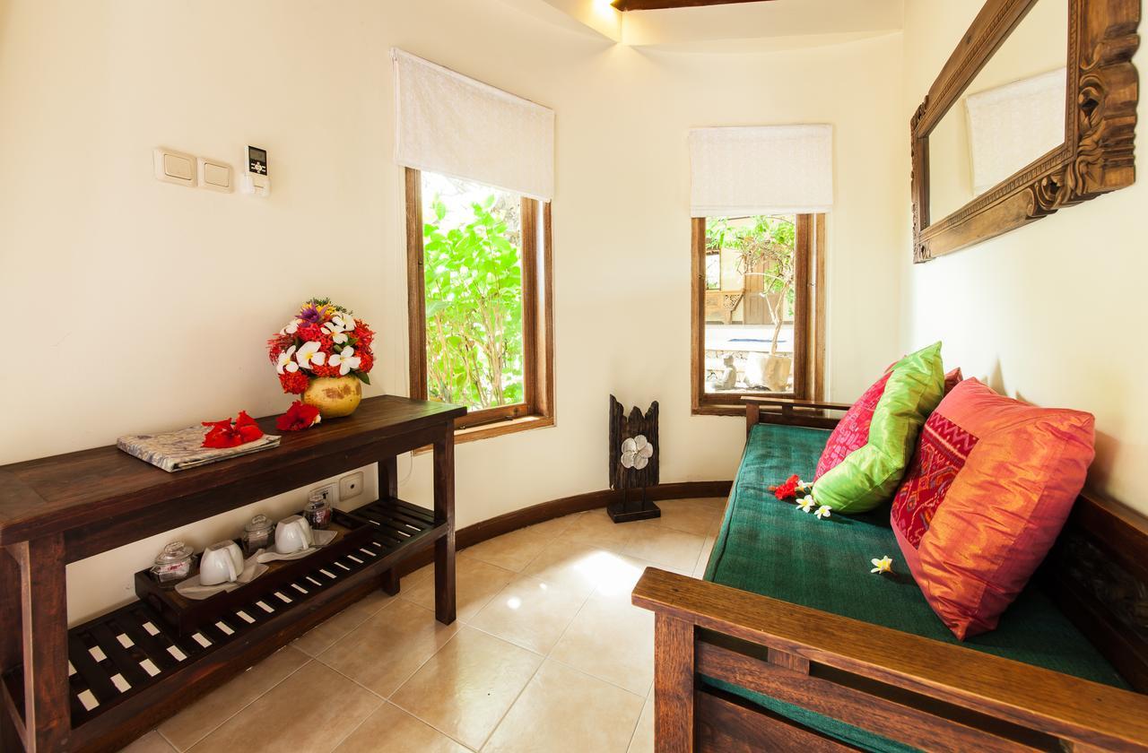 Blue Moon Villas Resort Amed Exteriör bild
