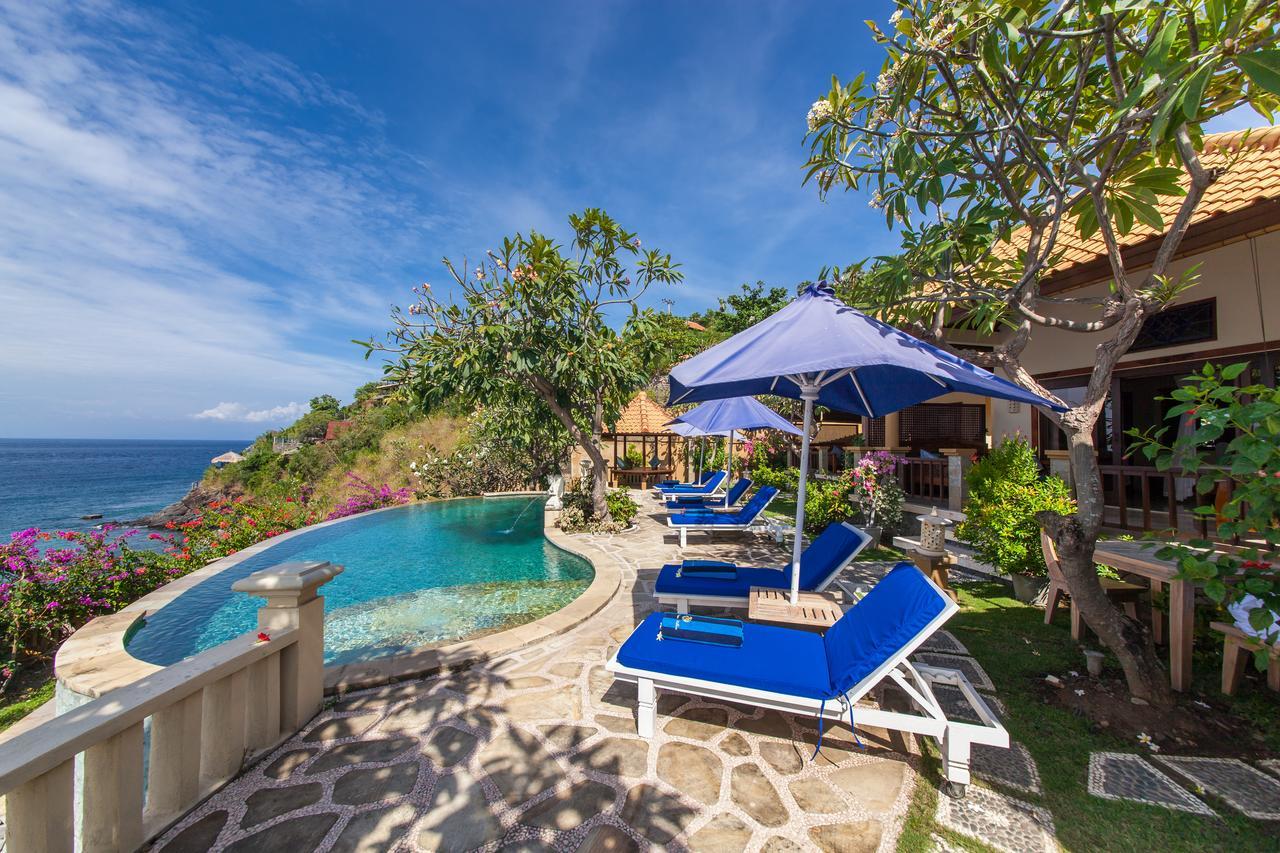 Blue Moon Villas Resort Amed Exteriör bild