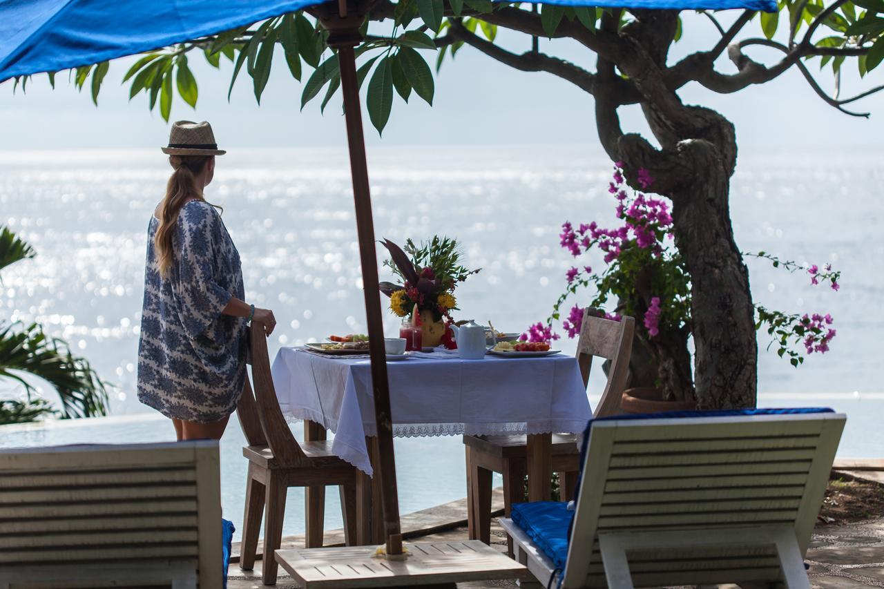 Blue Moon Villas Resort Amed Exteriör bild