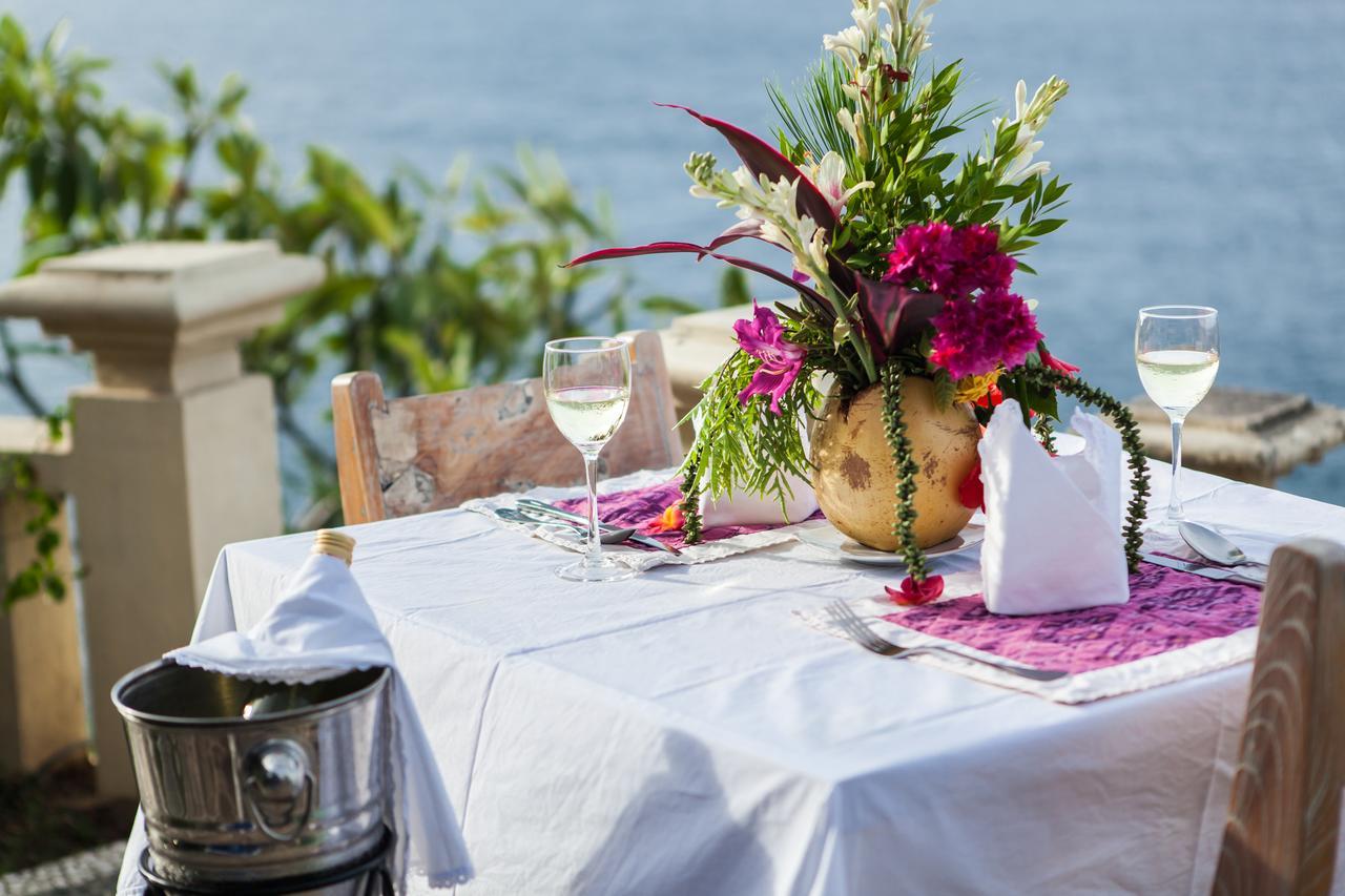 Blue Moon Villas Resort Amed Exteriör bild