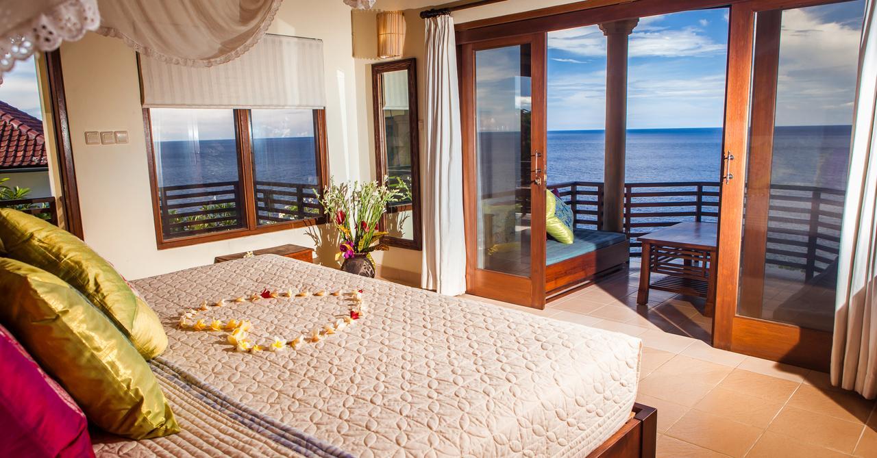 Blue Moon Villas Resort Amed Exteriör bild