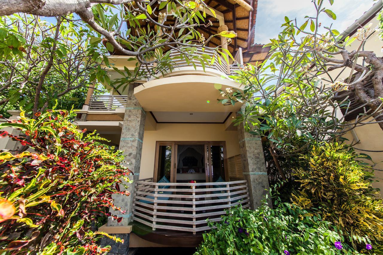 Blue Moon Villas Resort Amed Exteriör bild
